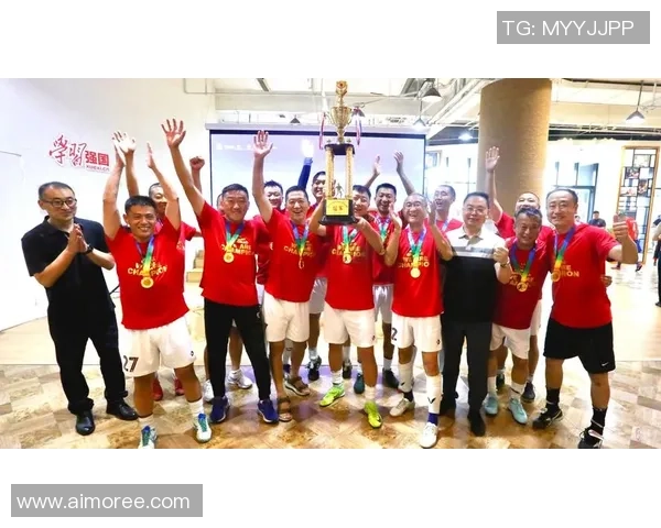 各国足球明星归国欢聚一堂展现风采与团结精神